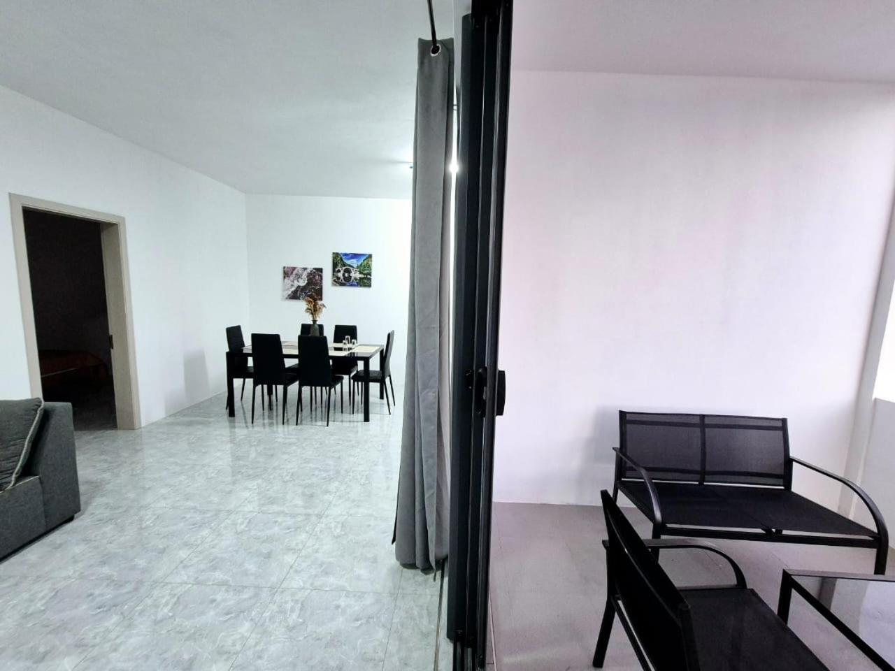 Skyview Apartment- Rooftop Penthouse With Sunset & Sea Views Flic en Flac Luaran gambar