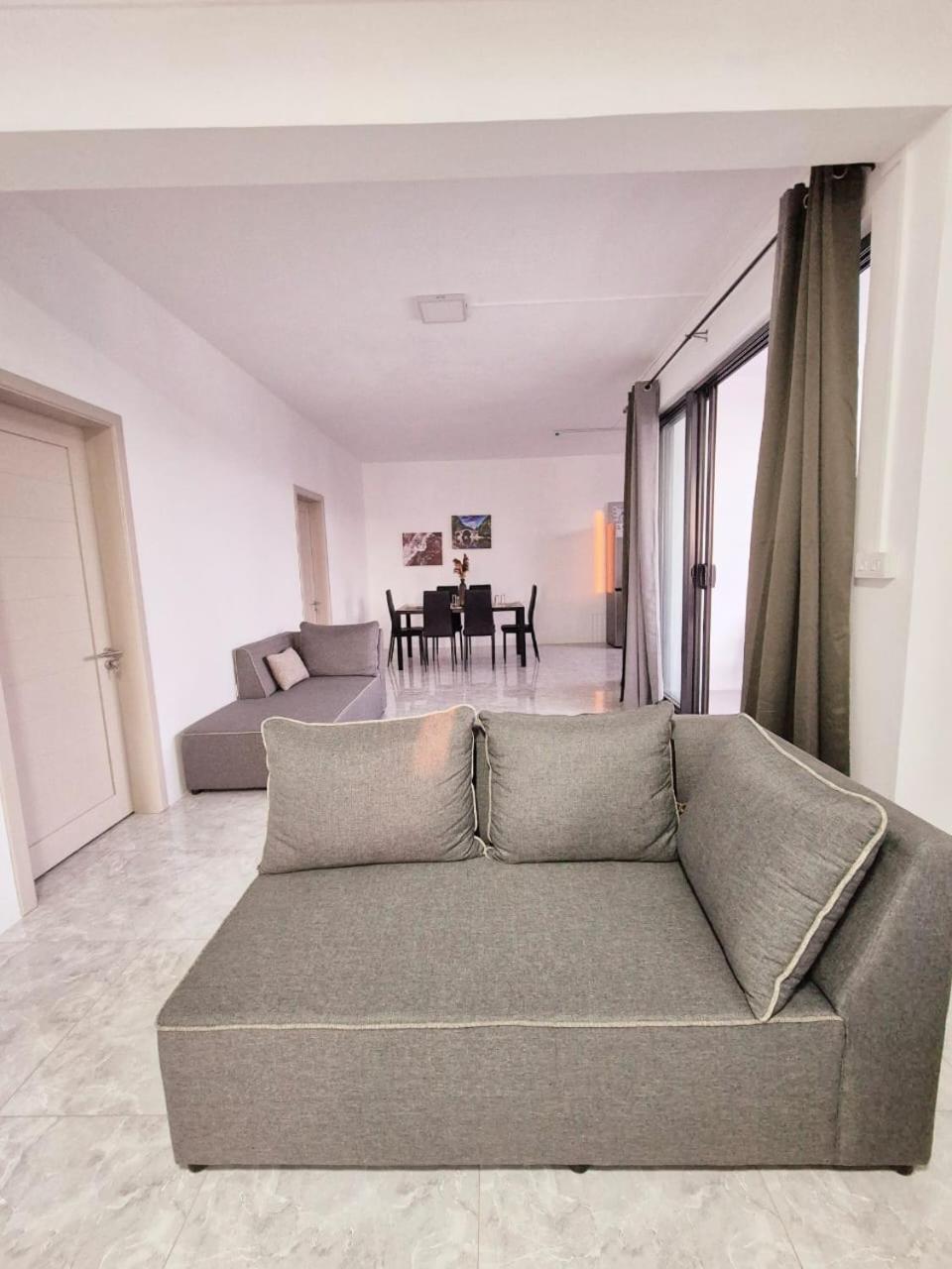 Skyview Apartment- Rooftop Penthouse With Sunset & Sea Views Flic en Flac Luaran gambar
