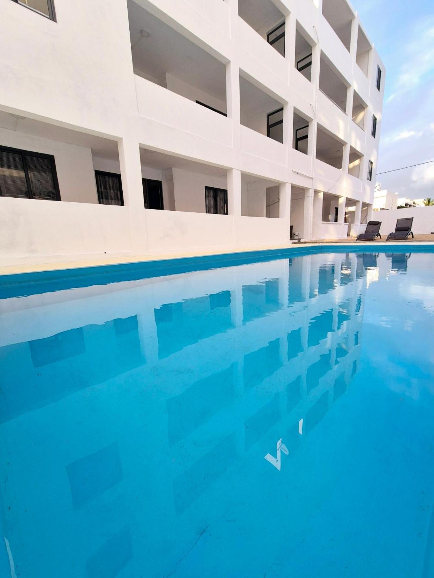Skyview Apartment- Rooftop Penthouse With Sunset & Sea Views Flic en Flac Luaran gambar